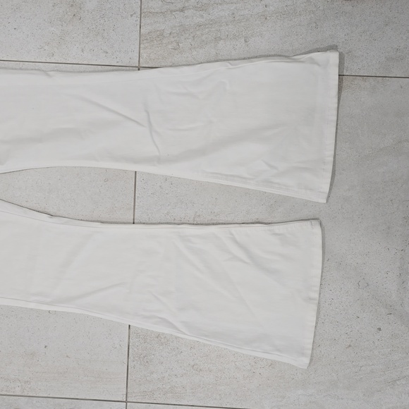 Off White Flared Jeans with Minor Discoloration - Picture 4 of 6